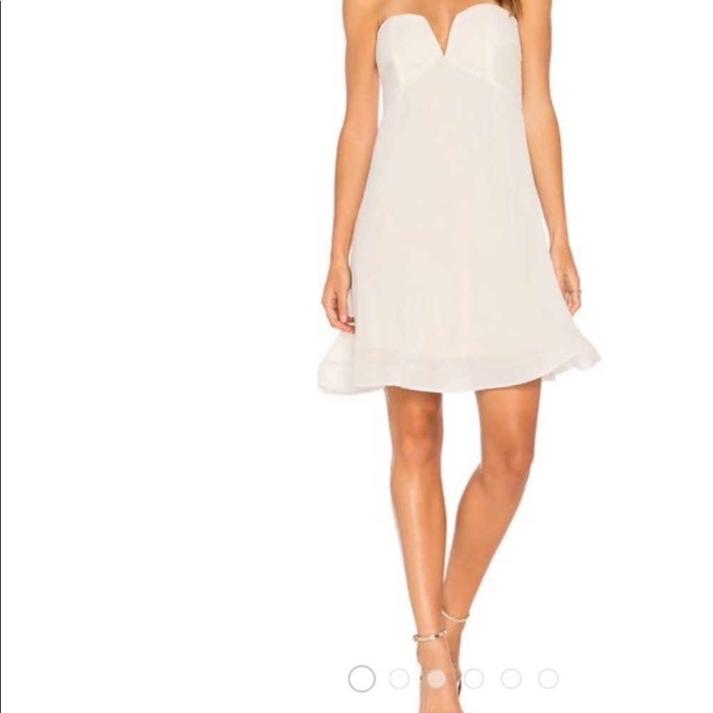 Elliatt Strapless White dress with flouncy bottom